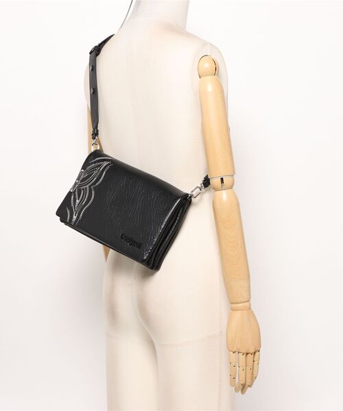 Desigual（デシグアル）の「蝶のショルダーバッグ（ボディバッグ/ウエストポーチ・レディース・ブラック・FREE）」の10枚目の写真