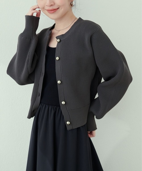 natural couture（ナチュラルクチュール）の「【ZOZO限定】ころりん釦片畦ポリニットカーディガン（カーディガン/ボレロ・レディース・アイボリー/ピンクベージュ/グレイッシュベージュ/チャコールグレー/ミント・FREE）」の11枚目の写真