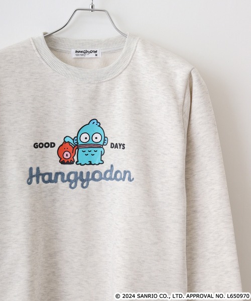 sanrio(サンリオ)の「サンリオキャラクターズ裏起毛トレーナー(スウェット・レディース・ブラック系1/ネイビー系1/レッド/ブラック系/チャコール/ネイビー/オートミール/ダークグリーン系/ブルー/ネイビー系2/アイボリー系/杢グレー/オフホワイト/ネイビー系/サックスブルー/アーミー/グレイッシュベージュ/ブラック・L/LL/M)」の9枚目の写真