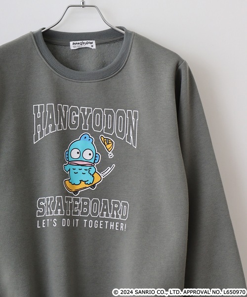 sanrio(サンリオ)の「サンリオキャラクターズ裏起毛トレーナー(スウェット・レディース・ブラック系1/ネイビー系1/レッド/ブラック系/チャコール/ネイビー/オートミール/ダークグリーン系/ブルー/ネイビー系2/アイボリー系/杢グレー/オフホワイト/ネイビー系/サックスブルー/アーミー/グレイッシュベージュ/ブラック・L/LL/M)」の11枚目の写真