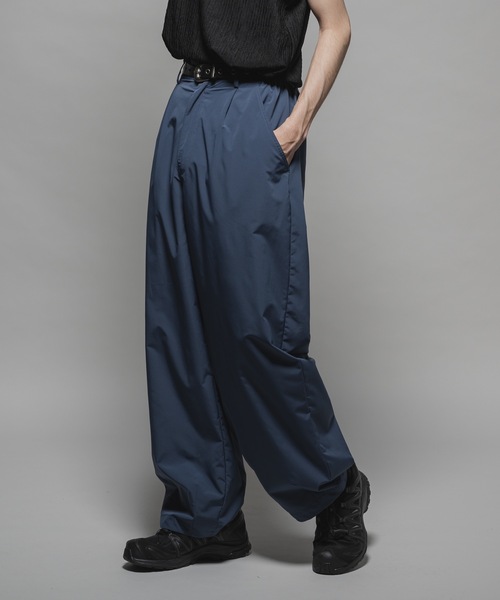 CASPER JOHN（キャスパージョン）の「Bubble tech high tapered pants/バブルテックハイテーパードパンツ（その他パンツ・メンズ・ブラック/ブルー・X-SMALL/SMALL/MEDIUM/LARGE）」の12枚目の写真