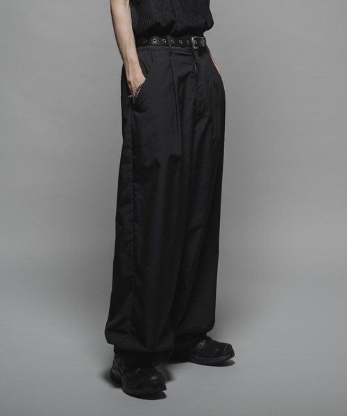 CASPER JOHN（キャスパージョン）の「Bubble tech high tapered pants/バブルテックハイテーパードパンツ（その他パンツ・メンズ・ブラック/ブルー・X-SMALL/SMALL/MEDIUM/LARGE）」の6枚目の写真