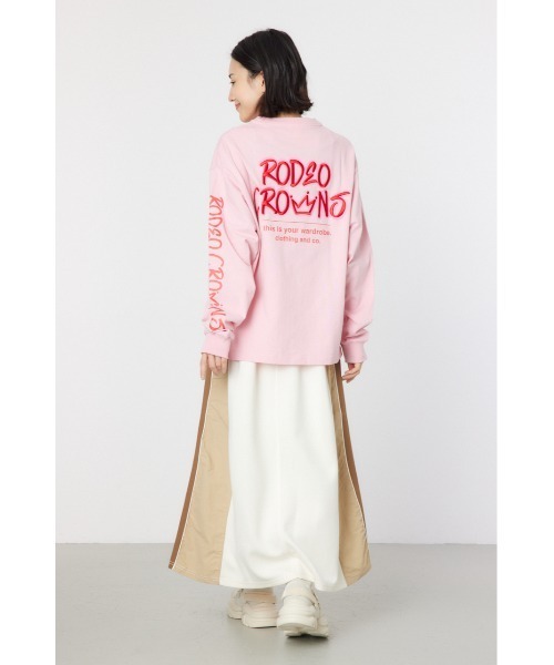 RODEO CROWNS WIDE BOWL(ロデオクラウンズワイドボウル)の「BACK刺繍ロングTシャツ(Tシャツ/カットソー・レディース・ライトピンク/ブラック/オフホワイト/サックスブルー・FREE)」の7枚目の写真