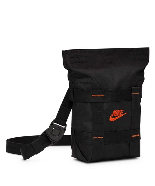 セール】ナイキ スポーツウェア カーゴ クロスボディバッグ (3L
