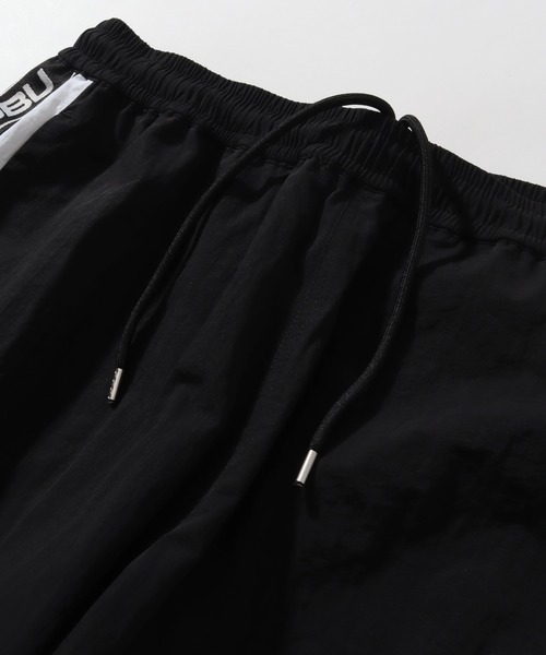 FUBU（ フブ）の「【FUBU/フブ】Track Pants/サイドロゴライン ナイロントラックパンツ（その他パンツ・メンズ・ブラック/ホワイト・L/XL/XXL/M）」の11枚目の写真