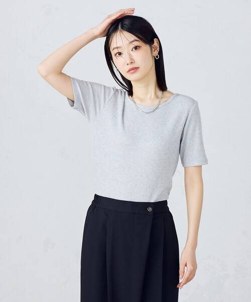 COMME CA ISM(コムサイズム)の「【アンサンブル対応】クロップド丈 リブTシャツ(Tシャツ/カットソー・レディース・アイボリー/マスタード/チャコール/ライトグレー・MEDIUM/LARGE)」の8枚目の写真