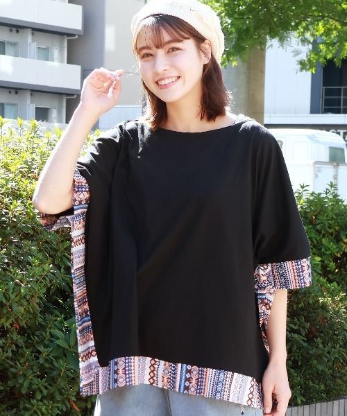 チチカカ(チチカカ)の「柄切替スクエアポンチョ(Tシャツ/カットソー・レディース・ブラック/イエロー/オレンジ/パープル・FREE)」の1枚目の写真