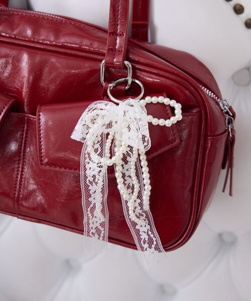 ems excite（エムズエキサイト）の「チャーム付きボストンバッグ（ボストンバッグ・レディース・レッド/ブラック/オフホワイト・ONE SIZE）」の16枚目の写真