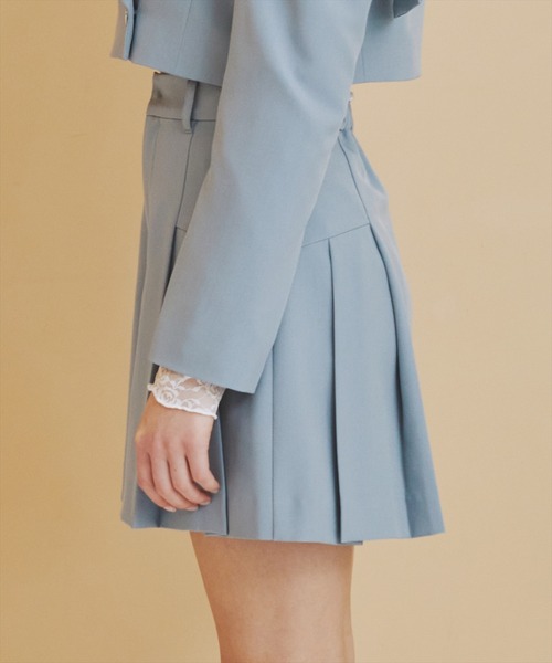 REDYAZEL（レディアゼル）の「【セットアップ可能】プリーツショートパンツ（その他パンツ・レディース・ベージュ/グレー/ブルー・SMALL/MEDIUM）」の8枚目の写真