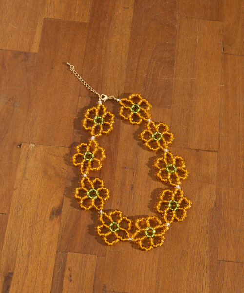 HELLO.SANFRANCISCO（ハローサンフランシスコ）の「【HELLO.SANFRANCISCO】フラワーチョーカーネックレス（ネックレス・レディース・ブルー/ピンク/オレンジ・ONE SIZE）」の7枚目の写真