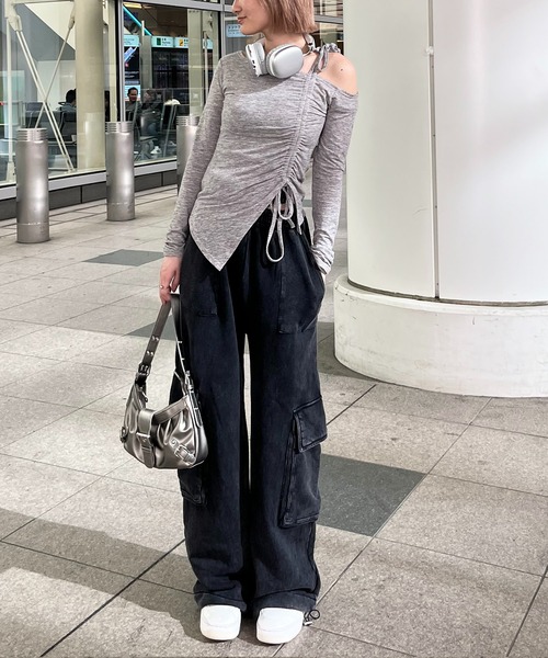 SPIRALGIRL（スパイラルガール）の「ワンショルダードロストリボントップス（Tシャツ/カットソー・レディース・ブラック/グレー/ピンク・FREE）」の4枚目の写真