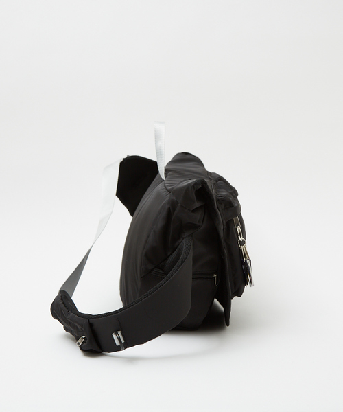 cheek(BAG)(チーク)の「【cheek/チーク】big messenger C24005/ビッグメッセンジャーバッグ/ユニセックス【WEB限定】(メッセンジャーバッグ・メンズ・ブラック/カーキ/アイボリー・フリー)」の7枚目の写真