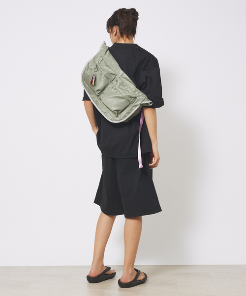 cheek(BAG)(チーク)の「【cheek/チーク】big messenger C24005/ビッグメッセンジャーバッグ/ユニセックス【WEB限定】(メッセンジャーバッグ・メンズ・ブラック/カーキ/アイボリー・フリー)」の12枚目の写真