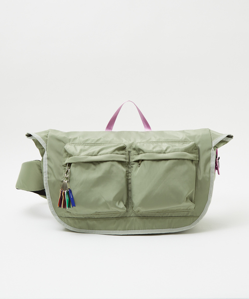 cheek(BAG)(チーク)の「【cheek/チーク】big messenger C24005/ビッグメッセンジャーバッグ/ユニセックス【WEB限定】(メッセンジャーバッグ・メンズ・ブラック/カーキ/アイボリー・フリー)」の15枚目の写真