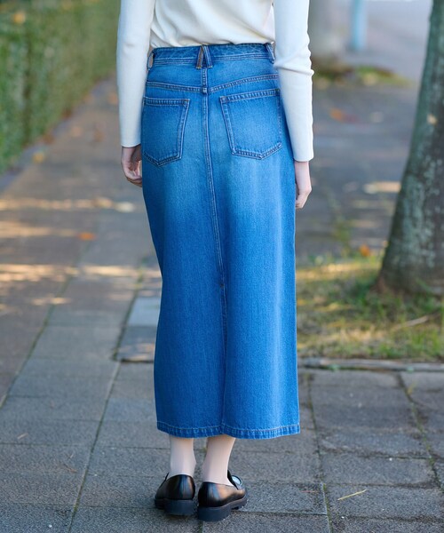 DRESSTERIOR（ドレステリア）の「【洗える/後ろスリット】ユーズド加工デニムナロースカート（デニムスカート・レディース・ブルー系その他・34/36/38/40）」の4枚目の写真