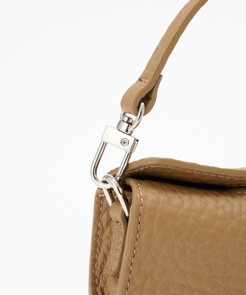 IACUCCI（イアクッチ）の「ラーナ ミニチャーム ALCE（その他小物・レディース・キャメル/グリーン/ピンク/ホワイト/サックスブルー・FREE）」の13枚目の写真