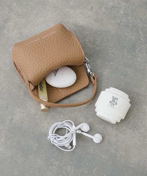 IACUCCI（イアクッチ）の「ラーナ ミニチャーム ALCE（その他小物・レディース・キャメル/グリーン/ピンク/ホワイト/サックスブルー・FREE）」の6枚目の写真