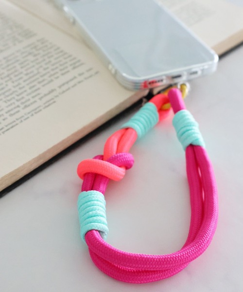 LEPSIM(レプシィム)の「パラコードハンドストラップ 321501(スマホグッズ・レディース・ダークパープル/ブラック/ライトピンク/ホワイト・ONE SIZE)」の4枚目の写真