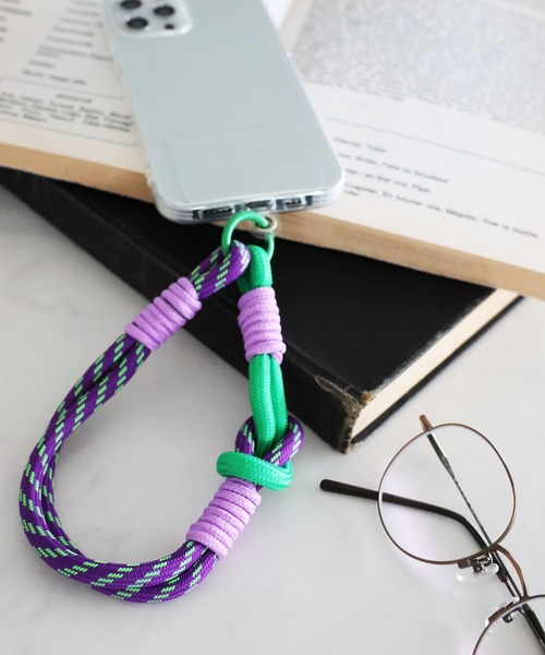 LEPSIM(レプシィム)の「パラコードハンドストラップ 321501(スマホグッズ・レディース・ダークパープル/ブラック/ライトピンク/ホワイト・ONE SIZE)」の3枚目の写真