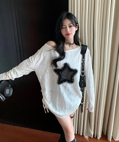 shopnikoniko(ショップニコニコ)の「チュールスターモチーフ ワンショルダー ダメージトップス(Tシャツ/カットソー・レディース・ホワイト/グレー・フリー)」の13枚目の写真