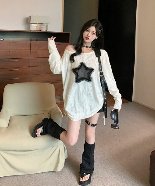 shopnikoniko(ショップニコニコ)の「チュールスターモチーフ ワンショルダー ダメージトップス(Tシャツ/カットソー・レディース・ホワイト/グレー・フリー)」の14枚目の写真