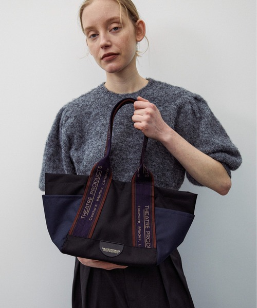 feepur（フェピュール）の「【THEATRE PRODUCTS/シアタープロダクツ】別注バイカラーアウトポケットJQテープバッグ-M-（トートバッグ・レディース・ブラック・FREE）」の4枚目の写真