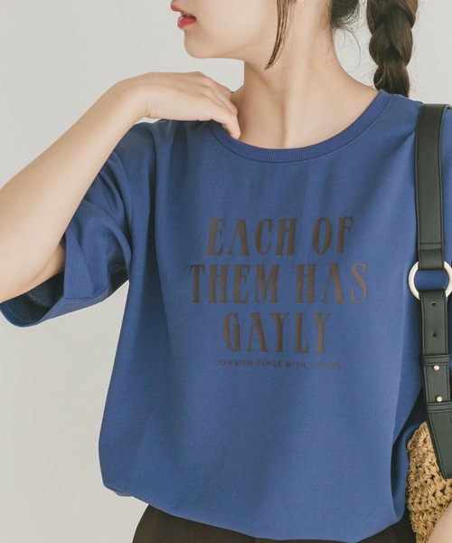 ITEMS URBANRESEARCH（アイテムズ アーバンリサーチ）の「カットジョーゼットロゴTシャツ（Tシャツ/カットソー・レディース・チャコールグレー/ブルー/オフホワイト・FREE）」の3枚目の写真
