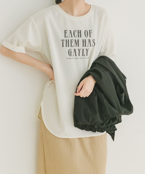ITEMS URBANRESEARCH（アイテムズ アーバンリサーチ）の「カットジョーゼットロゴTシャツ（Tシャツ/カットソー・レディース・チャコールグレー/ブルー/オフホワイト・FREE）」の6枚目の写真