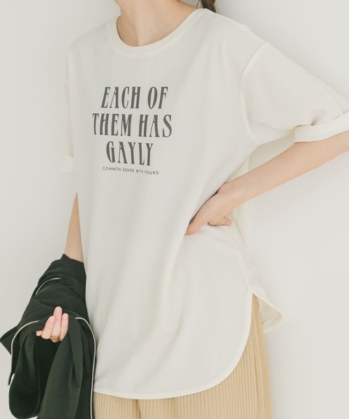 ITEMS URBANRESEARCH（アイテムズ アーバンリサーチ）の「カットジョーゼットロゴTシャツ（Tシャツ/カットソー・レディース・チャコールグレー/ブルー/オフホワイト・FREE）」の7枚目の写真