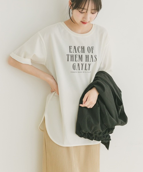 ITEMS URBANRESEARCH（アイテムズ アーバンリサーチ）の「カットジョーゼットロゴTシャツ（Tシャツ/カットソー・レディース・チャコールグレー/ブルー/オフホワイト・FREE）」の8枚目の写真