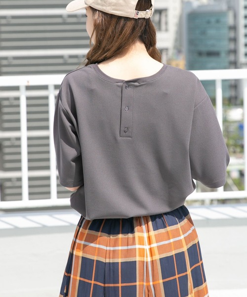ITEMS URBANRESEARCH（アイテムズ アーバンリサーチ）の「カットジョーゼットロゴTシャツ（Tシャツ/カットソー・レディース・チャコールグレー/ブルー/オフホワイト・FREE）」の14枚目の写真