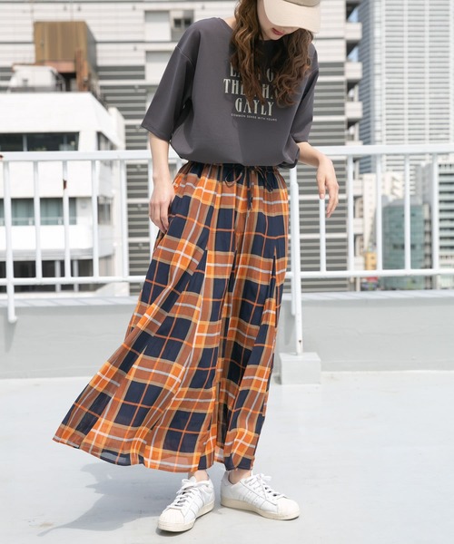 ITEMS URBANRESEARCH（アイテムズ アーバンリサーチ）の「カットジョーゼットロゴTシャツ（Tシャツ/カットソー・レディース・チャコールグレー/ブルー/オフホワイト・FREE）」の15枚目の写真