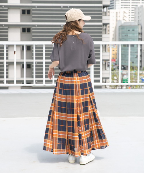 ITEMS URBANRESEARCH（アイテムズ アーバンリサーチ）の「カットジョーゼットロゴTシャツ（Tシャツ/カットソー・レディース・チャコールグレー/ブルー/オフホワイト・FREE）」の17枚目の写真