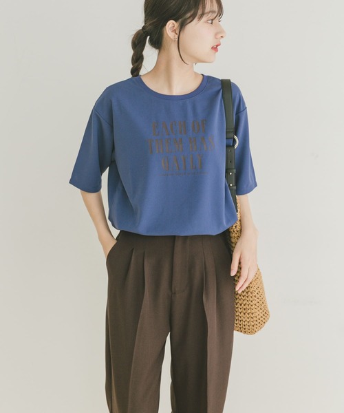 ITEMS URBANRESEARCH（アイテムズ アーバンリサーチ）の「カットジョーゼットロゴTシャツ（Tシャツ/カットソー・レディース・チャコールグレー/ブルー/オフホワイト・FREE）」の22枚目の写真