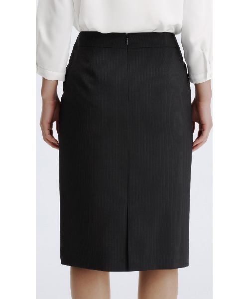 AOYAMA（アオヤマ）の「【洗える・防シワ・ストレッチ】美しく見せる！ベーシックタイトスカート/ネイビー/ストライプ｜通勤＆オフィス＆入卒＆セレモニー＆オケージョン｜セットアップ着用可・大きいサイズあり｜（スーツスカート・レディース・ネイビー・11号/9号/13号/7号/15号/5号/17号）」の5枚目の写真