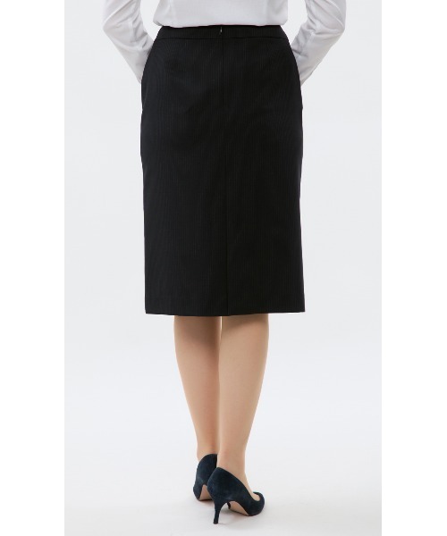 AOYAMA（アオヤマ）の「【洗える・防シワ・ストレッチ】美しく見せる！ベーシックタイトスカート/ネイビー/ストライプ｜通勤＆オフィス＆入卒＆セレモニー＆オケージョン｜セットアップ着用可・大きいサイズあり｜（スーツスカート・レディース・ネイビー・11号/9号/13号/7号/15号/5号/17号）」の9枚目の写真