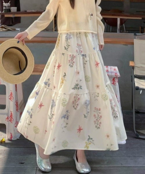 gossip!ロサンゼルス(ゴシップロサンゼルス)の「レトロフラワープリント ティアードスカート(スカート・レディース・オフホワイト・FREE)」の1枚目の写真