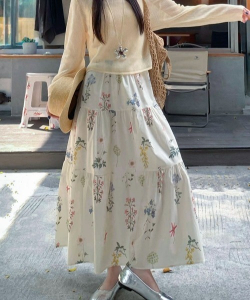 gossip!ロサンゼルス(ゴシップロサンゼルス)の「レトロフラワープリント ティアードスカート(スカート・レディース・オフホワイト・FREE)」の5枚目の写真