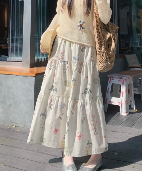 gossip!ロサンゼルス(ゴシップロサンゼルス)の「レトロフラワープリント ティアードスカート(スカート・レディース・オフホワイト・FREE)」の7枚目の写真