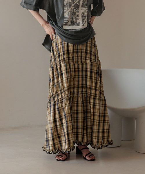 LOWRYS FARM（ローリーズファーム）の「シャーリングボリュームスカート 326200（スカート・レディース・ブラック/イエロー系その他/ブルー系その他・FREE）」の3枚目の写真