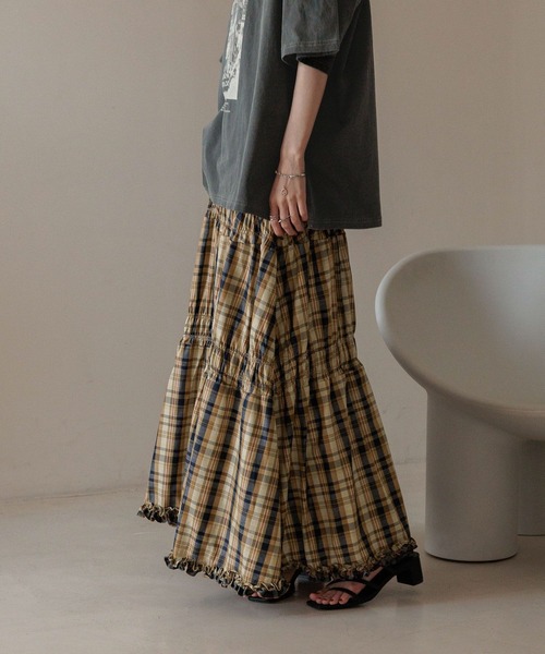 LOWRYS FARM（ローリーズファーム）の「シャーリングボリュームスカート 326200（スカート・レディース・ブラック/イエロー系その他/ブルー系その他・FREE）」の8枚目の写真