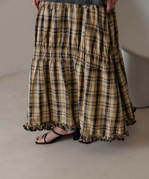 LOWRYS FARM（ローリーズファーム）の「シャーリングボリュームスカート 326200（スカート・レディース・ブラック/イエロー系その他/ブルー系その他・FREE）」の9枚目の写真