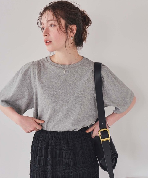 titivate(ティティベイト)の「クルーネックタックスリーブトップス(Tシャツ/カットソー・レディース・ブラック/杢グレー/オフホワイト/ベージュ/ライトグリーン/レッド・M/L)」の3枚目の写真