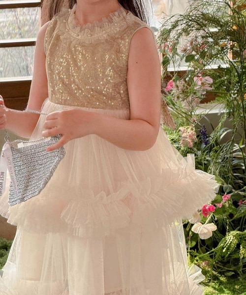 aimoha(アイモハ)の「ゴールドスパンコールフリルチュールワンピース(ワンピース・キッズ・ゴールド・110/120/130/140/150)」の5枚目の写真