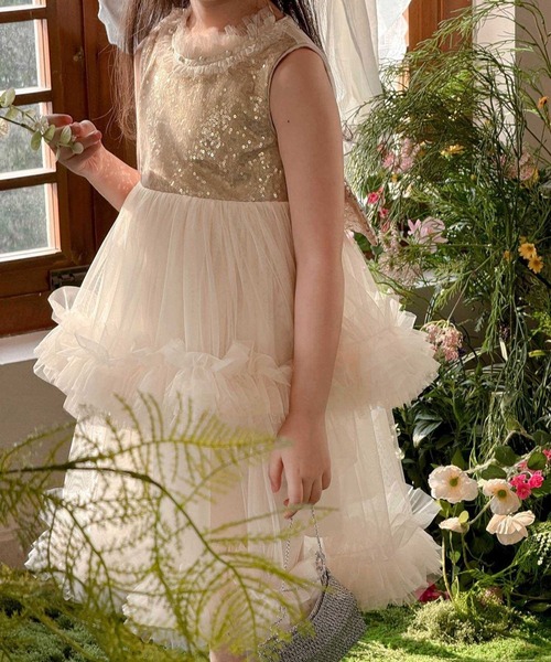 aimoha(アイモハ)の「ゴールドスパンコールフリルチュールワンピース(ワンピース・キッズ・ゴールド・110/120/130/140/150)」の6枚目の写真