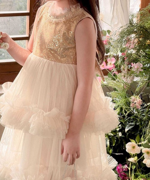 aimoha(アイモハ)の「ゴールドスパンコールフリルチュールワンピース(ワンピース・キッズ・ゴールド・110/120/130/140/150)」の7枚目の写真