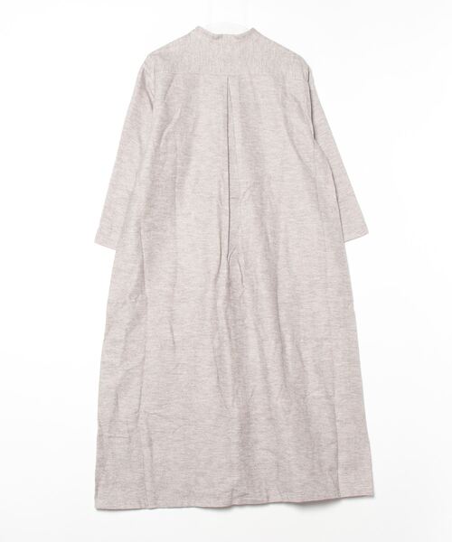 GRANDMA MAMA DAUGHTER（グランマママドーター）の「【KATO' / GRANDMA MAMA DAUGHTER】222 ワタモウフ スキッパー ワンピース（ワンピース・レディース・グレー・0/1）」の2枚目の写真