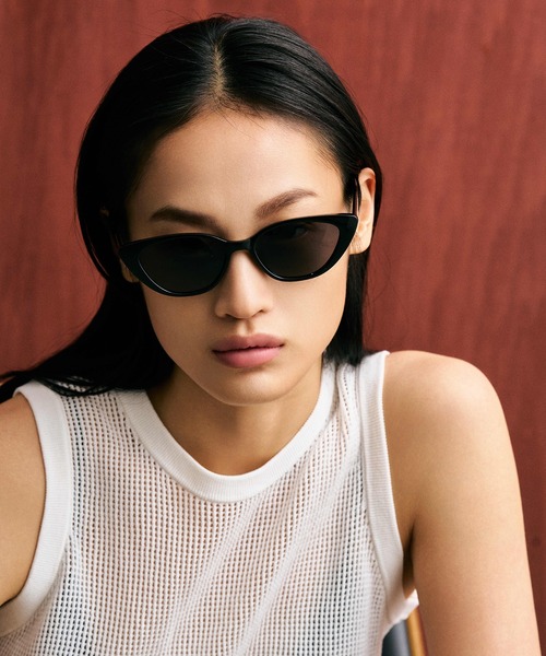 NUEF （ヌエフ）の「ユニセックス対応/NUEF/cent un101/キャッツアイサングラス（サングラス・レディース・ブラック/ブラウン/グリーン・FREE）」の12枚目の写真