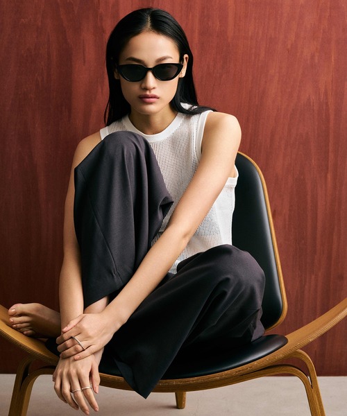 NUEF （ヌエフ）の「ユニセックス対応/NUEF/cent un101/キャッツアイサングラス（サングラス・レディース・ブラック/ブラウン/グリーン・FREE）」の13枚目の写真