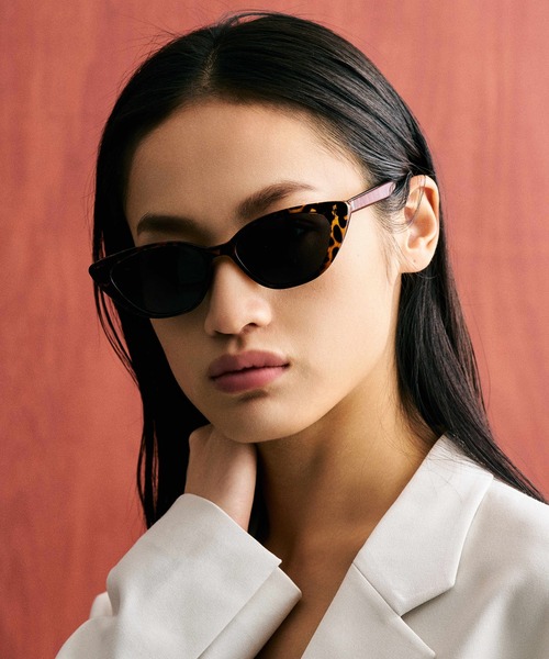 NUEF （ヌエフ）の「ユニセックス対応/NUEF/cent un101/キャッツアイサングラス（サングラス・レディース・ブラック/ブラウン/グリーン・FREE）」の15枚目の写真